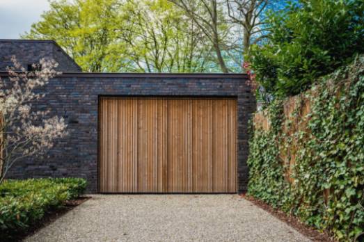 Step-by-Step Guide to DIY Garage Door Panel Replacement for Modern Homeowners